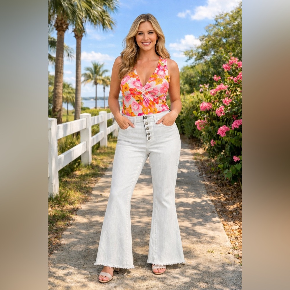 Veronica Beard White Flare Jeans with Button-Fly 31 Summer